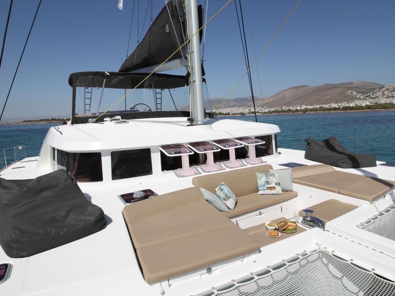 Hire a Lagoon Lagoon 500 Alimos