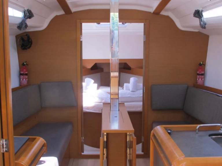 Sailboat hire in Ajaccio - Jeanneau Sun Odyssey 349