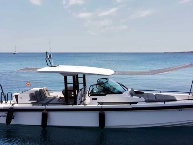 Hire Motorboat Axopar with a boat licence