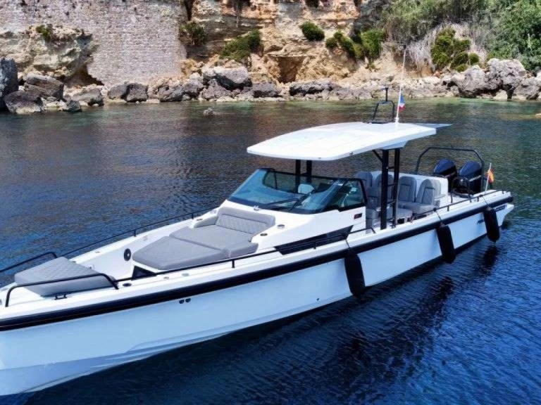 Yacht charter Mahón - Axopar Brabus 37 on SamBoat
