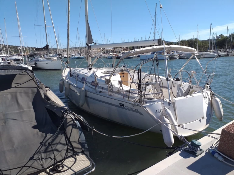 Yacht charter Toulon - Bavaria Bavaria 40 Cruiser on SamBoat