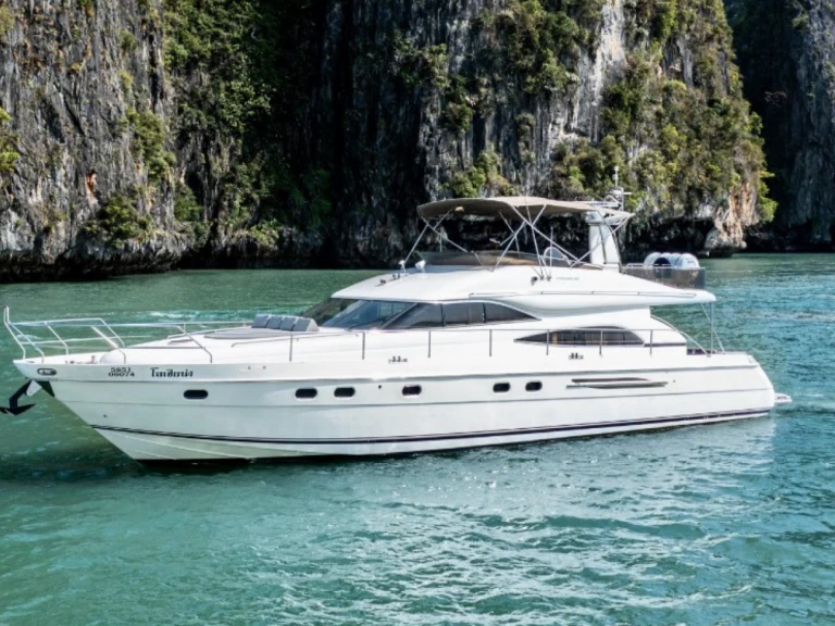 Hire Luxury Yacht Princess with a boat licence