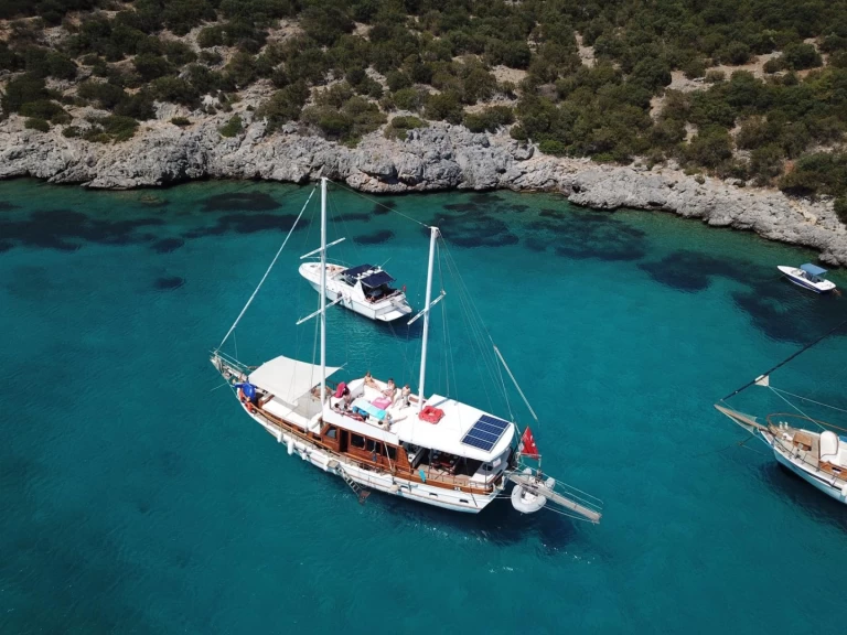 Hire Sailboat Custom Made with a boat licence