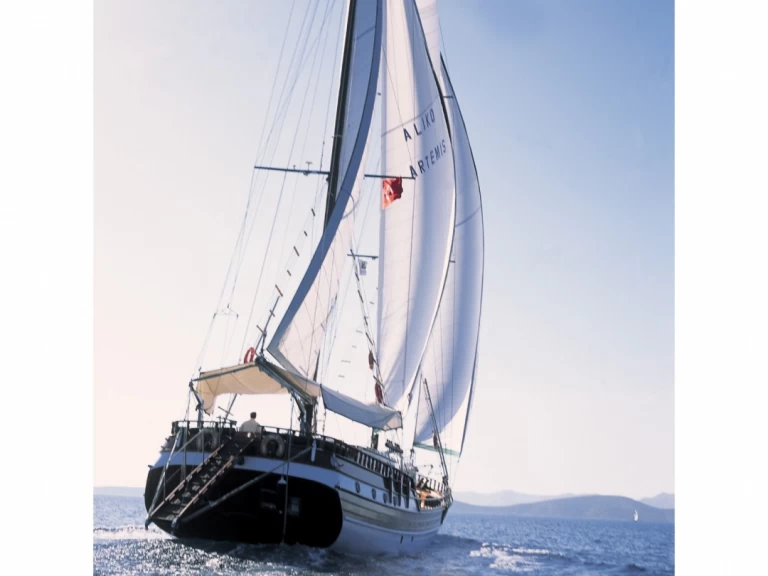 Sailboat hire in Bodrum - Custom Made Gulet