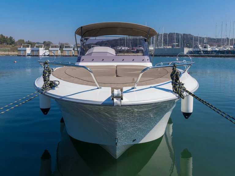 Motorboat to hire Pula at the best price