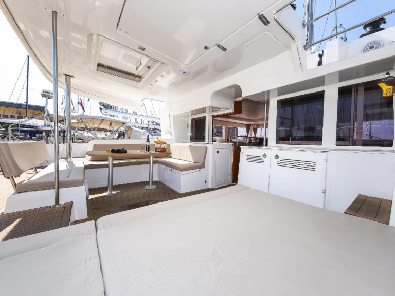 Yacht hire Trogir cheap Lagoon 450 F