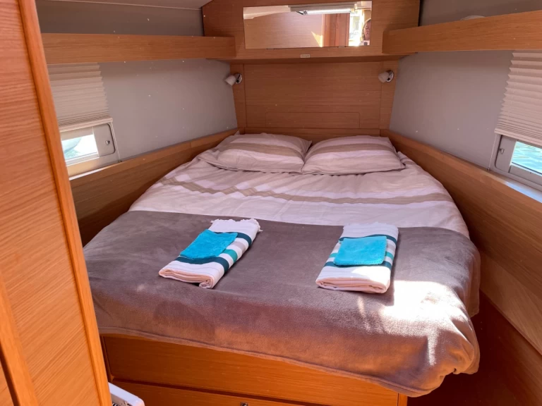 Yacht charter Port-Camargue - Dufour Dufour 430 on SamBoat