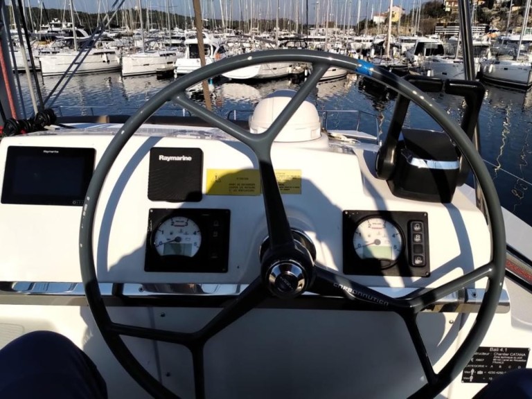 Bali Bali 4.1 charter bareboat or skippered in  Pula