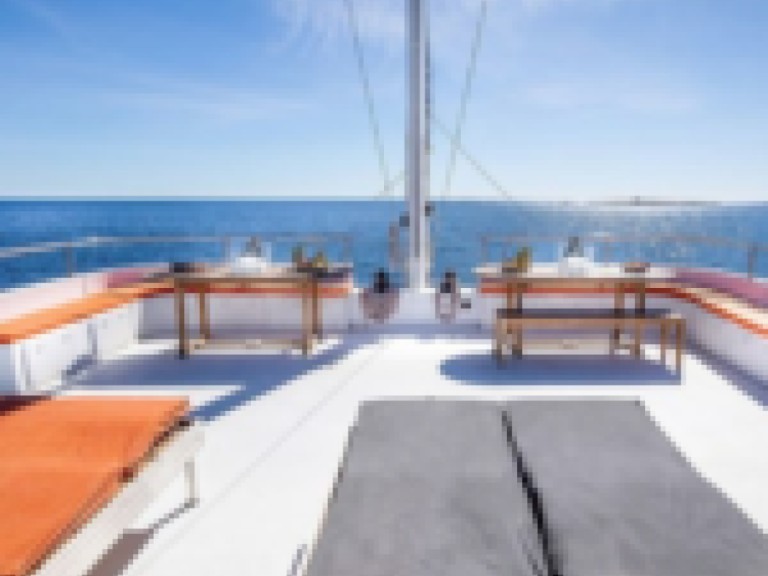 Yacht hire Marseille cheap Feng Shui