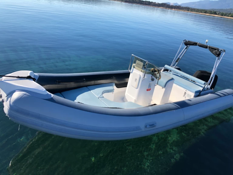 Hire a Master Master 660 OPEN Porto-Vecchio