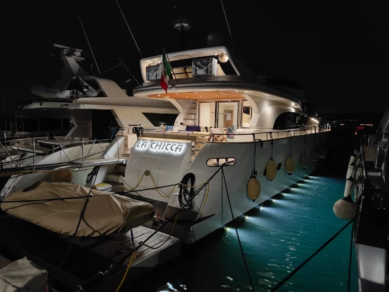 Hire a Benetti Benetti 72 Salerno