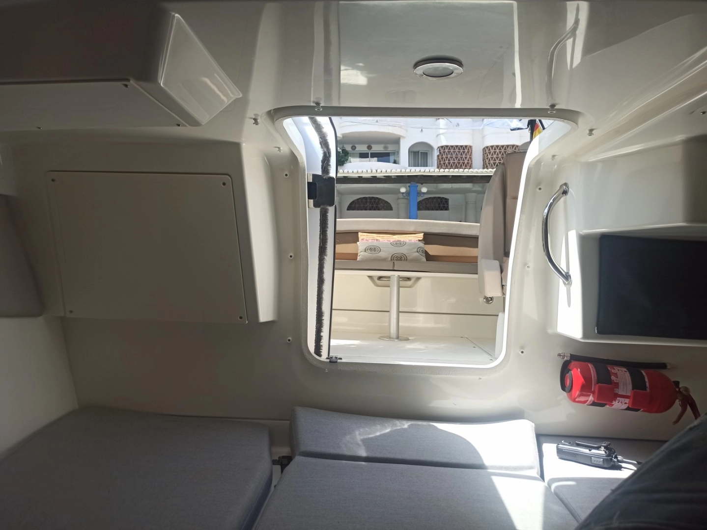 Motorboat hire in Puerto Marina Benalmadena - Quicksilver 605 CRUISER