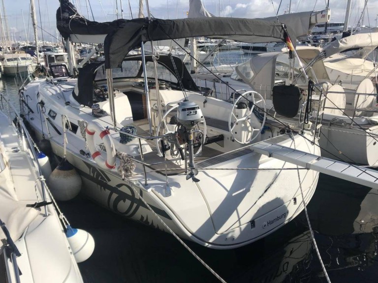 Hire Sailboat Bavaria with a boat licence