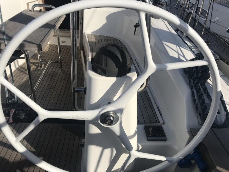 Charter a Bavaria Cruiser 40 S in Palma de Mallorca on Samboat