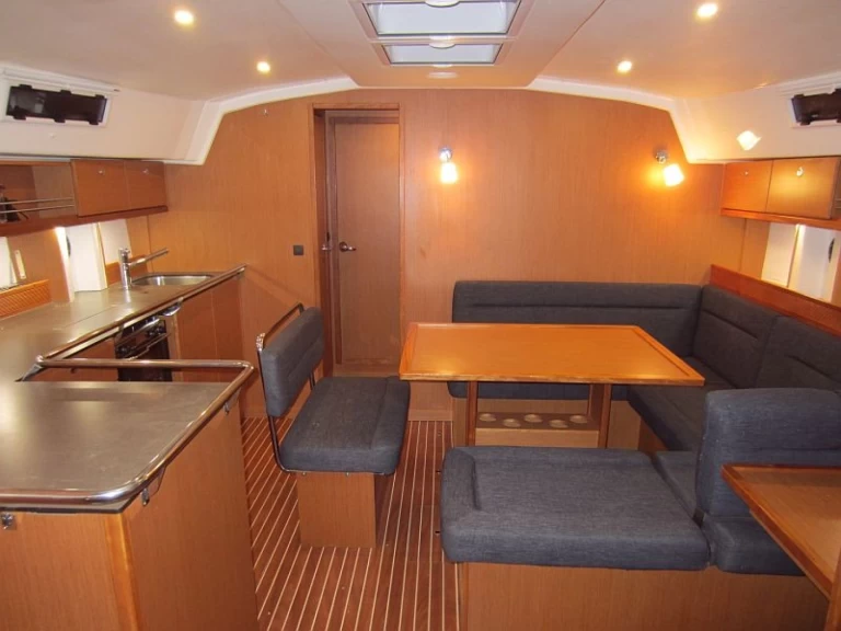 Hire a Bavaria Cruiser 45 Palma de Mallorca