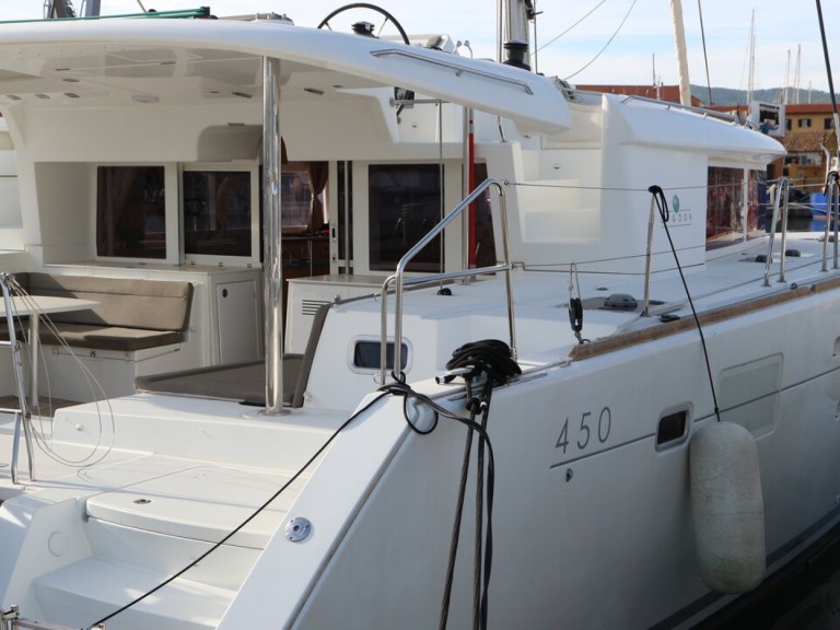 Yacht hire Palma de Mallorca cheap Lagoon 450