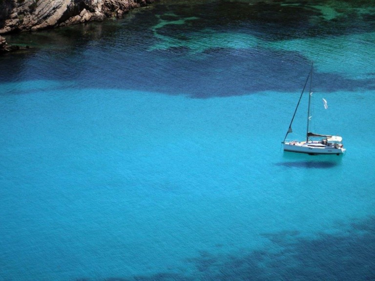 Sailboat to hire San Miguel De Abona at the best price
