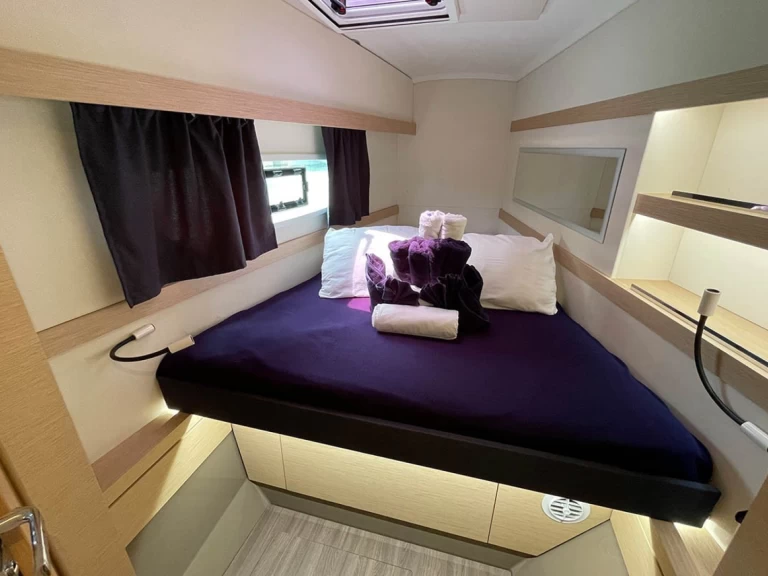 Yacht hire Göcek cheap Lucia 40