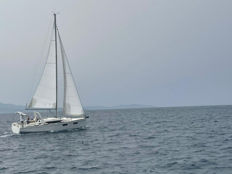 Sailboat to hire Ajaccio at the best price