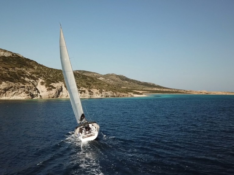 Charter a Salona Salona 44 in Foinikas on Samboat