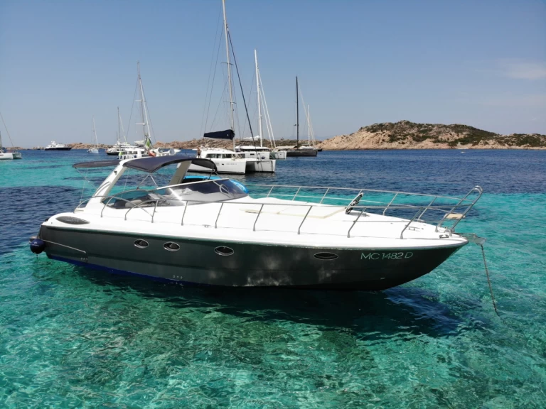 Charter a Horizon Manò Marine 38.50 in San Vincenzo on Samboat