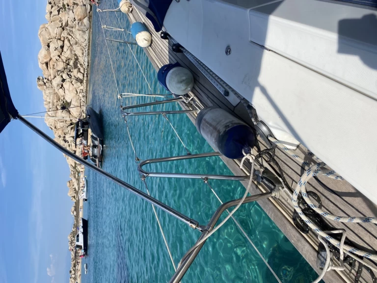 Hire Sailboat Bénéteau with a boat licence