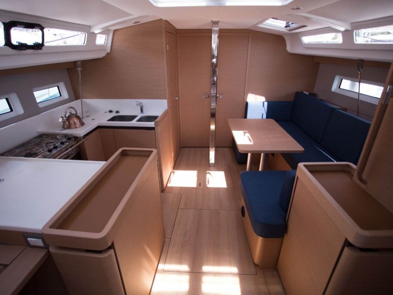 Hire Sailboat with or without skipper Jeanneau Palma de Mallorca