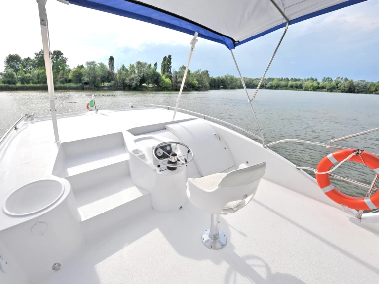 Hire a Houseboat Holidays Italia Minuetto 6+ Casale sul Sile