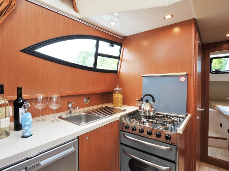 Charter a Houseboat Holidays Italia Minuetto 6+ in Casale sul Sile on Samboat