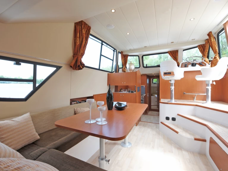Hire a Houseboat Holidays Italia Minuetto 6+ Casale sul Sile