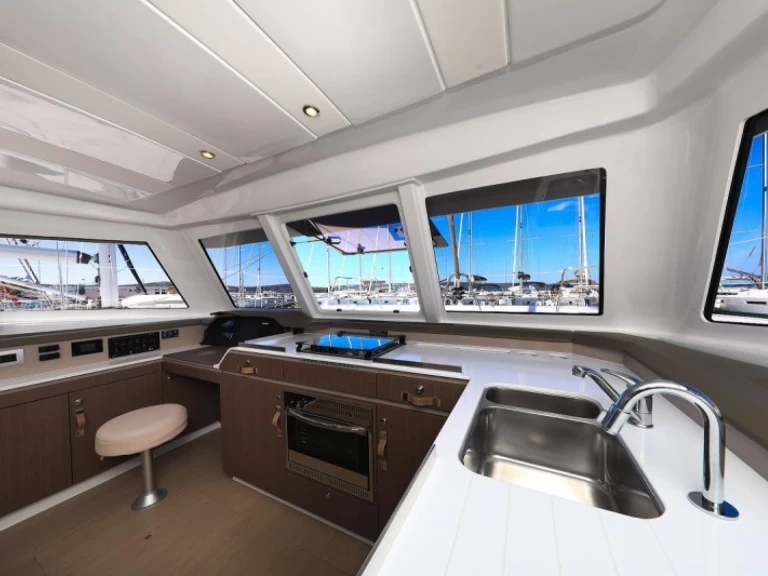 Hire a Bali Bali Catspace Voile Biograd na Moru