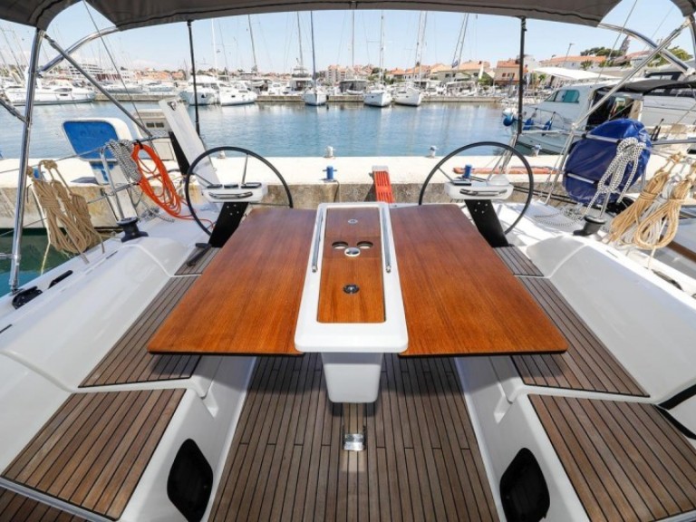Yacht hire Biograd na Moru cheap Dufour 390 GL