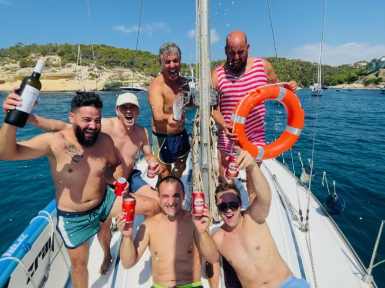 Yacht charter Marina Port De Mallorca - Bavaria Bavaria 36 Cruiser on SamBoat