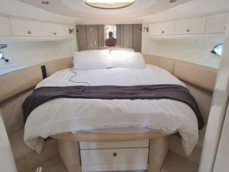 Hire Motorboat Princess with a boat licence