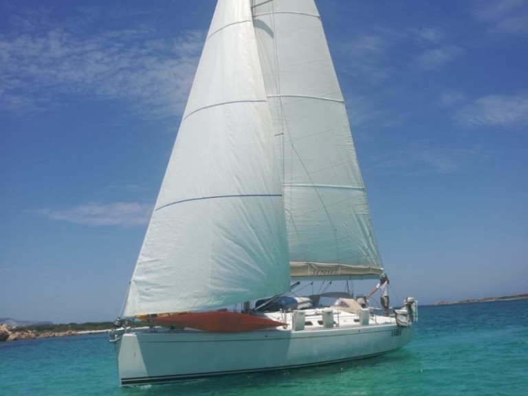 Sailboat to hire San Vincenzo at the best price