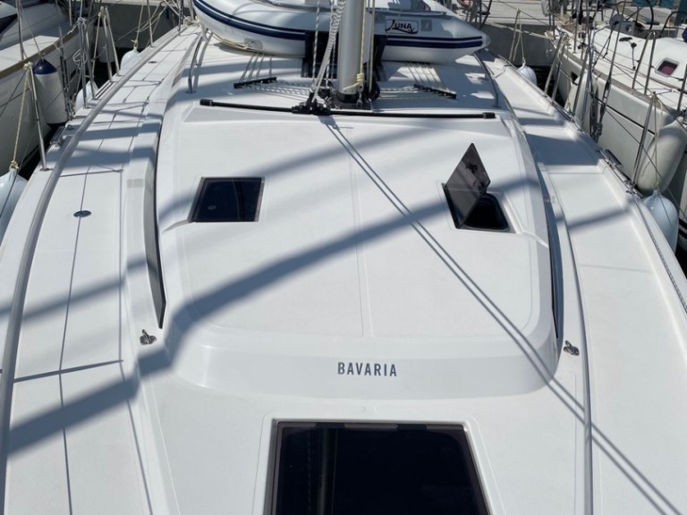 Hire Sailboat Bavaria with a boat licence