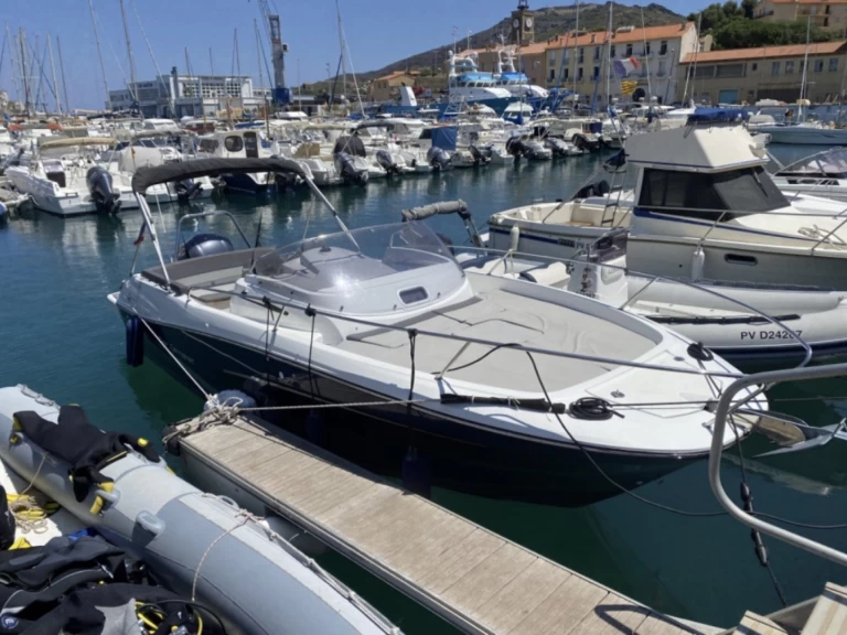 Jeanneau Cap Camarat 7.5 WA charter bareboat or skippered in  Hyères
