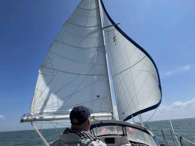 Hire Sailboat Jouet with a boat licence