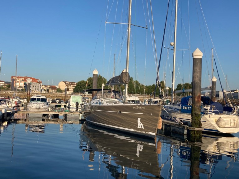 Sailboat to hire Vilanova de Arousa at the best price