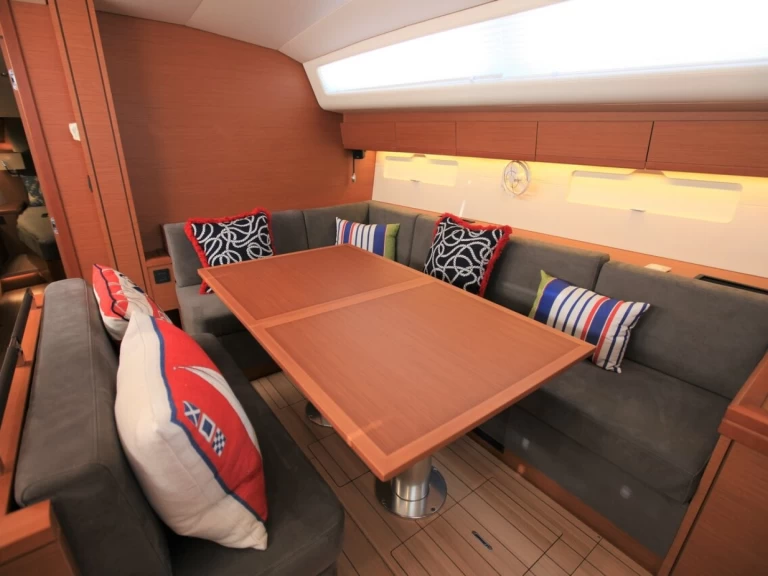 Hire a Jeanneau Jeanneau 54 Road Town