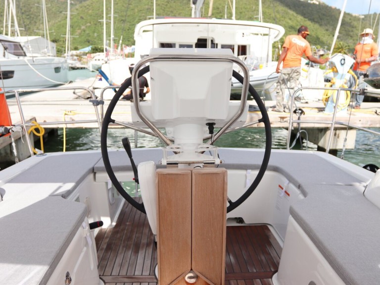 Sailboat to hire Road Town at the best price