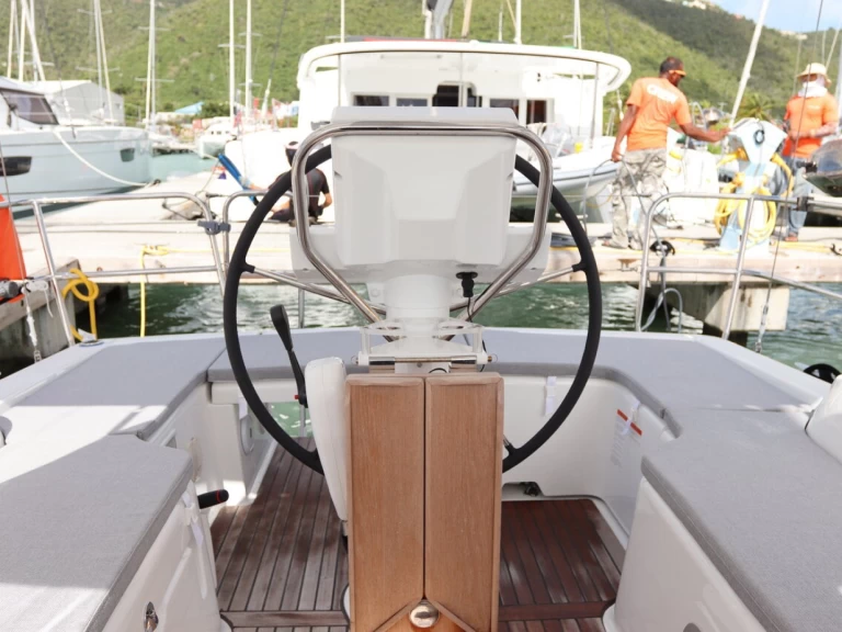 Sailboat to hire Road Town at the best price