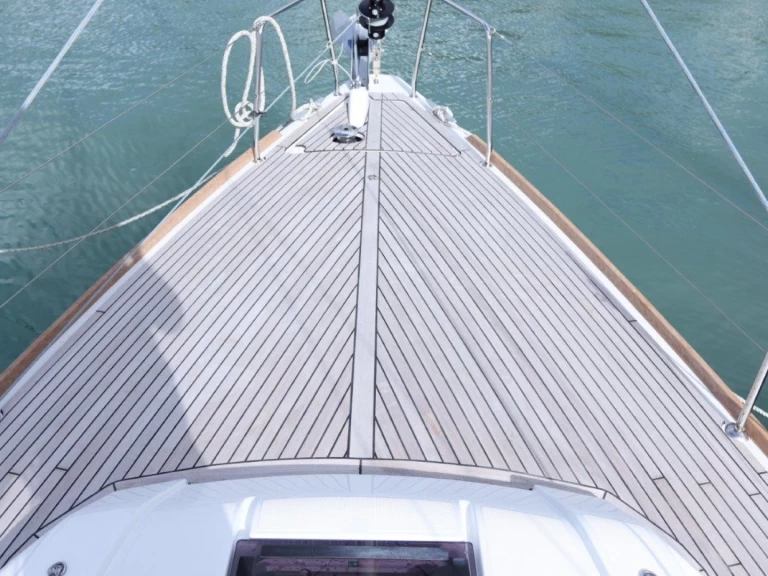 Bénéteau Oceanis 38.1 charter bareboat or skippered in  Road Town