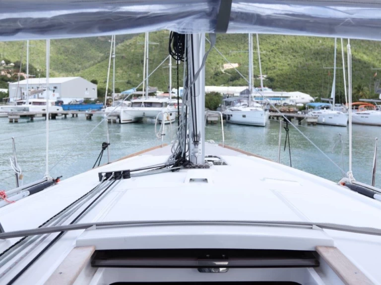 Hire a Bénéteau Oceanis 38.1 Road Town