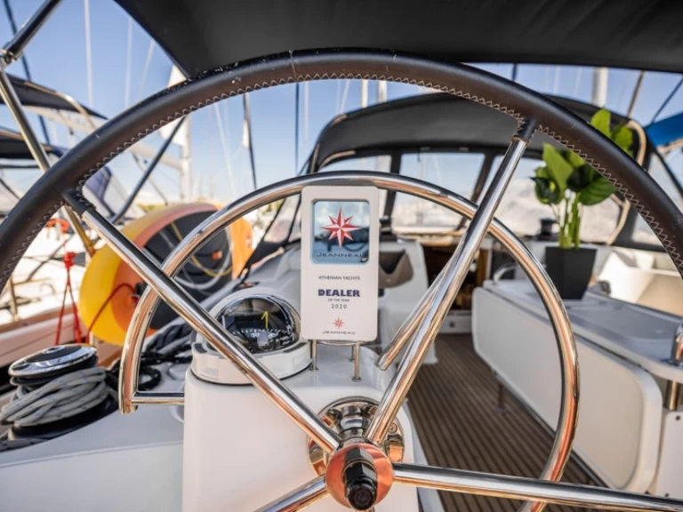 Hire a Jeanneau Sun Odyssey 519 Alimos
