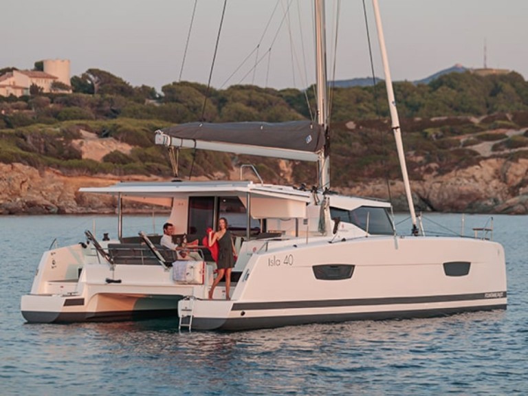 Yacht hire Le Marin cheap Isla 40