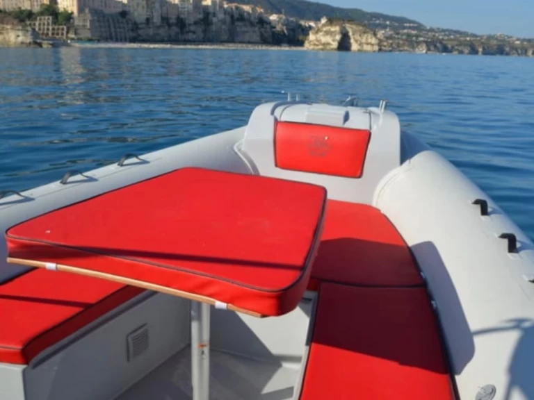 Hire a Prua al vento THOR 8.0 Arcachon