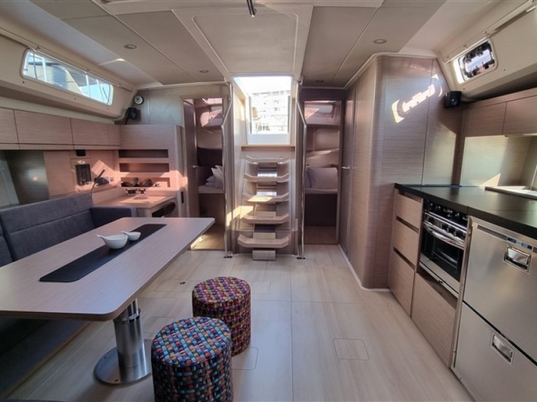 Sailboat to hire Pula at the best price