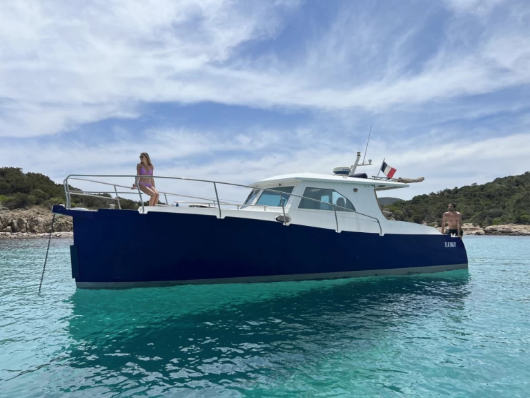 Motorboat hire in Sari-Solenzara - Meta JMF 32