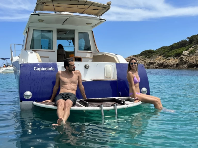 Motorboat to hire Sari-Solenzara at the best price